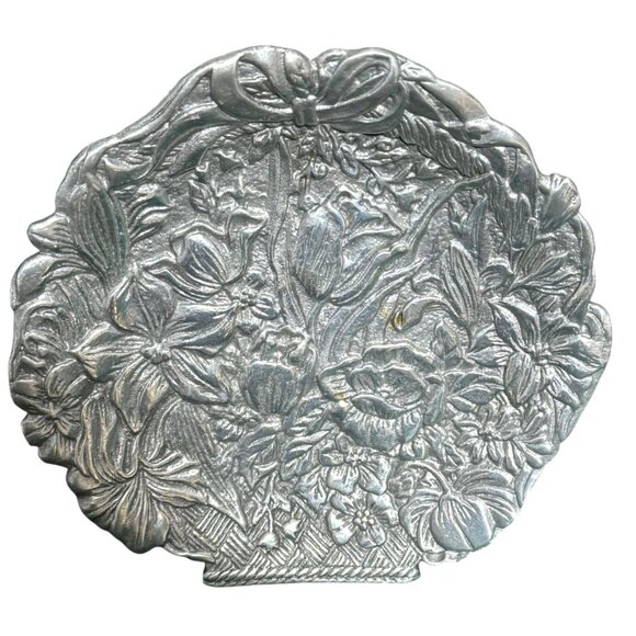 Vintage 1991 TWN Perfect Silver Pewter Floral Basket Embossed Wall Art Decor - Picture 3 of 11